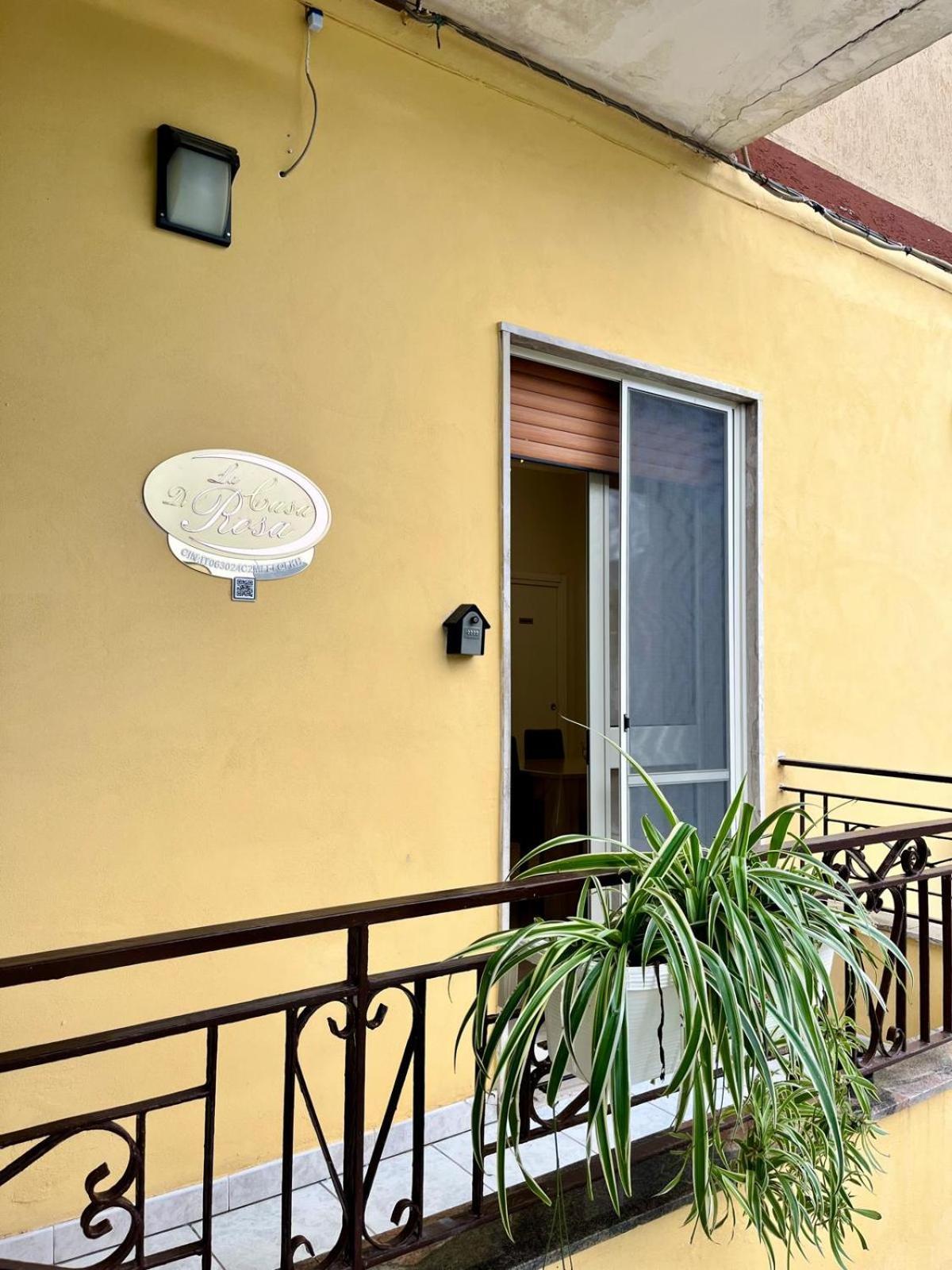 La Casa Di Rosa Hotel Castellammare di Stabia Bagian luar foto
